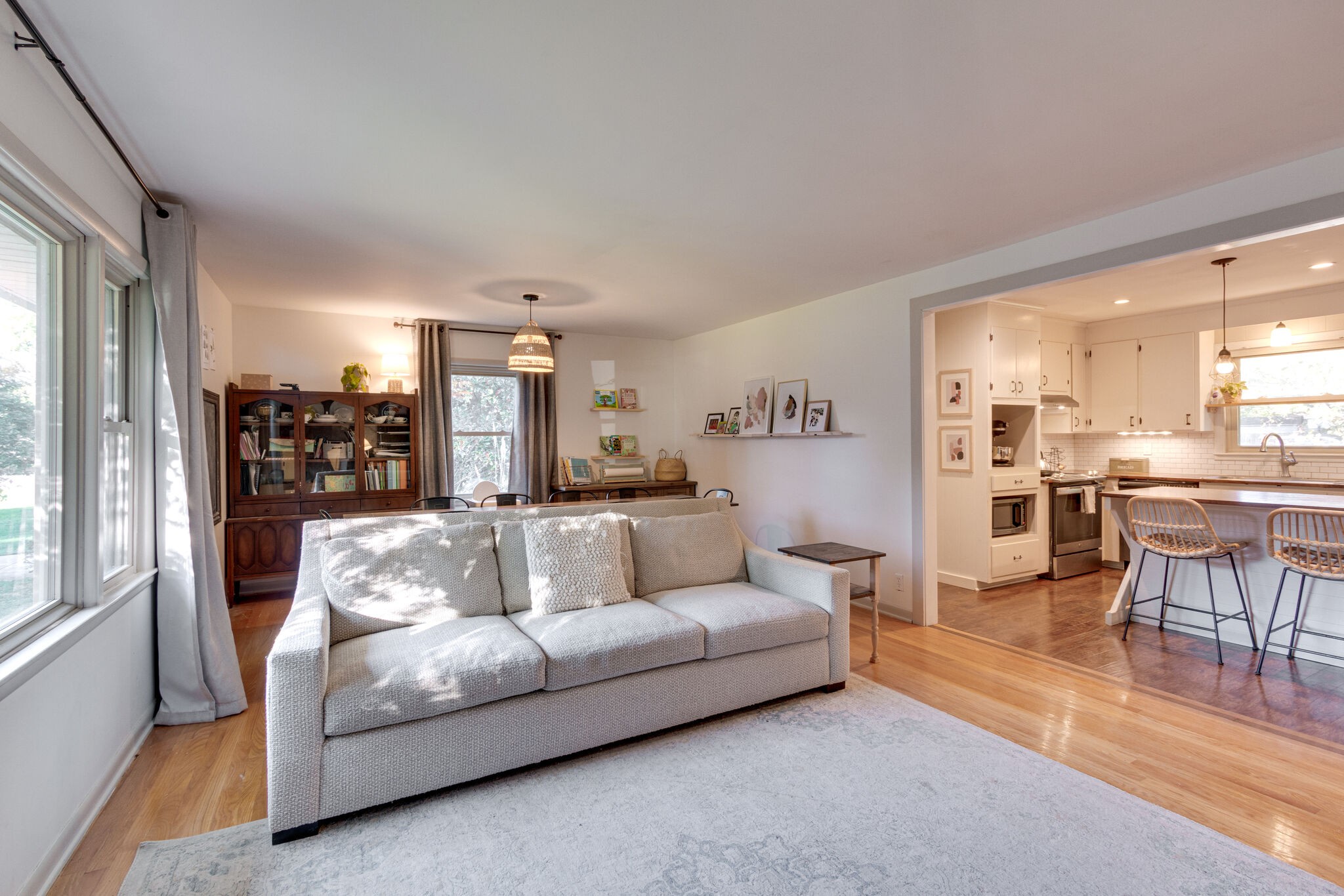 1202 Raleigh Court Murfreesboro, TN 37130 - Photo 7 of 34 a living room with furniture and wooden floor