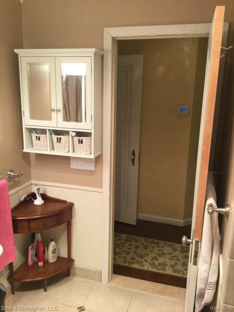 1082 Hampton Road Grosse Pointe, MI 48236 - Photo 17 of 50 IMG_0030.jpg