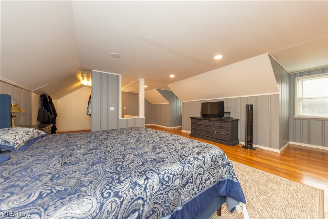 944 Richmond Road Cleveland, OH 44124 - Photo 24 of 32