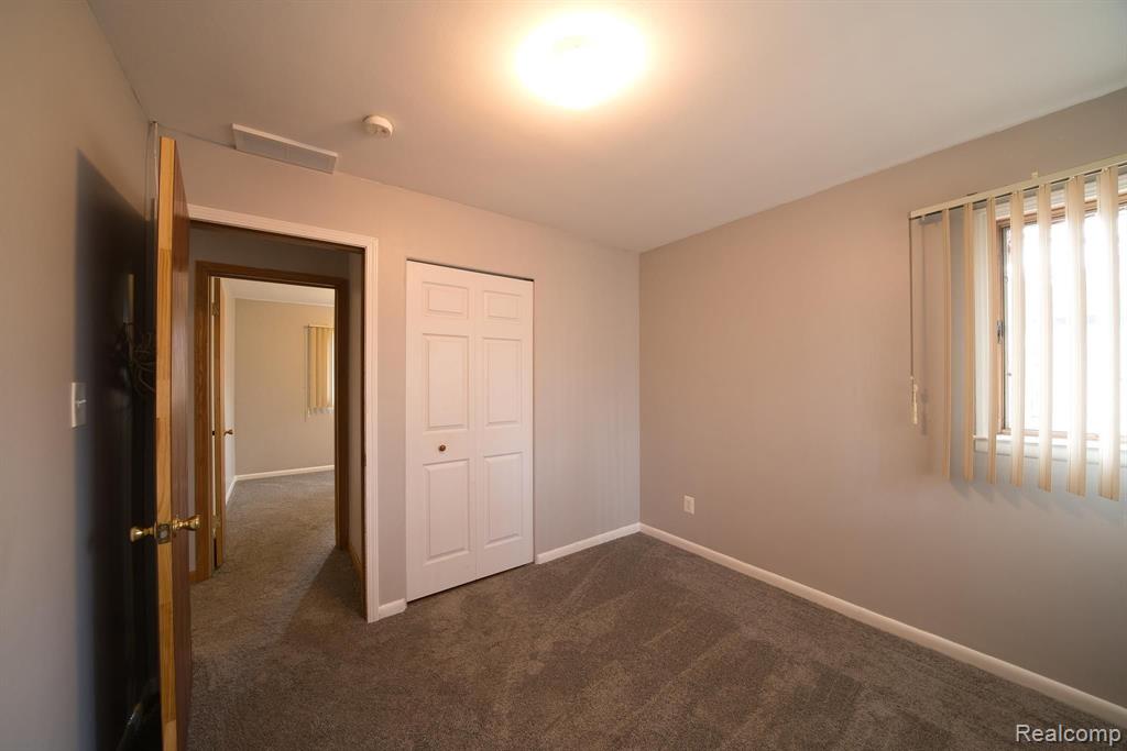 20710 Westhampton Avenue Southfield, MI 48075 - Photo 25 of 30