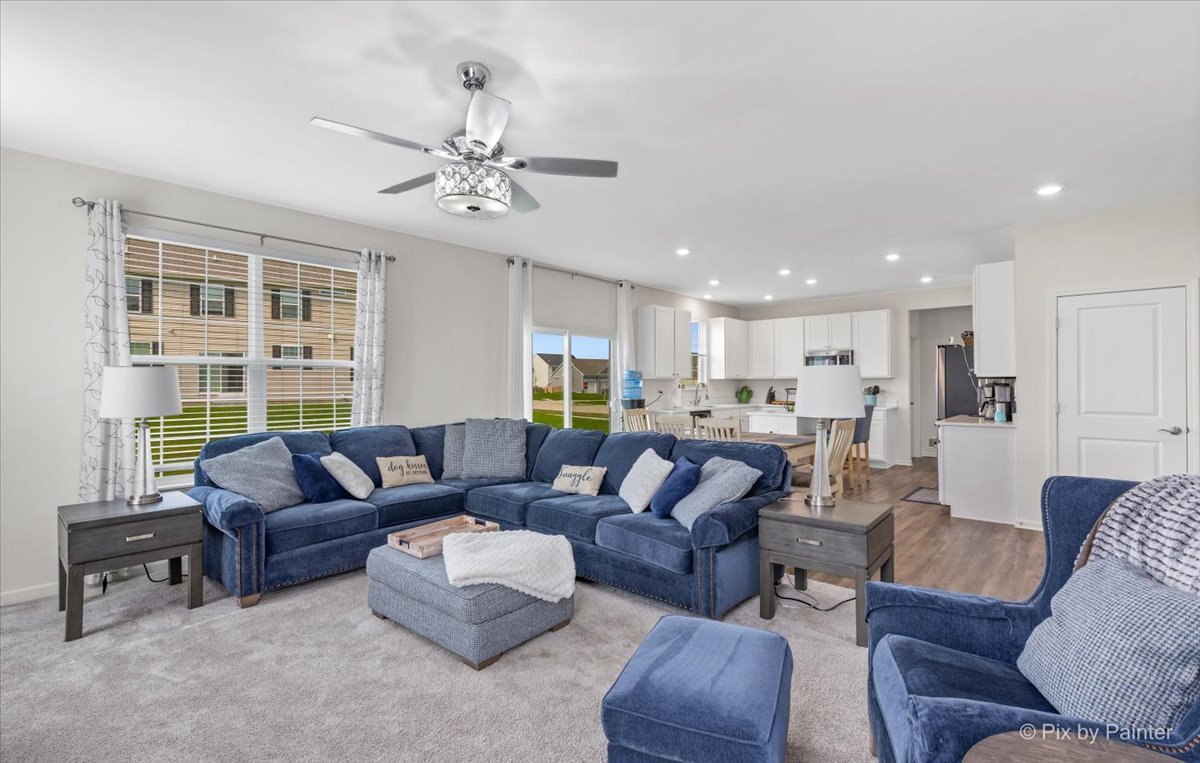 1315 Sage Circle Joliet, IL 60431 - Photo 13 of 27 a living room with furniture and a large window