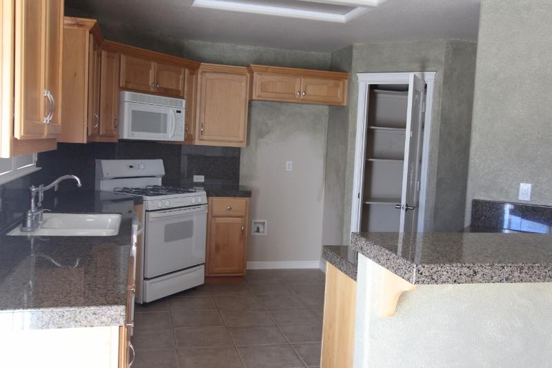 7639 Pit Road Redding, CA 96001 - Photo 10 of 11 kitchen (800x533).jpg
