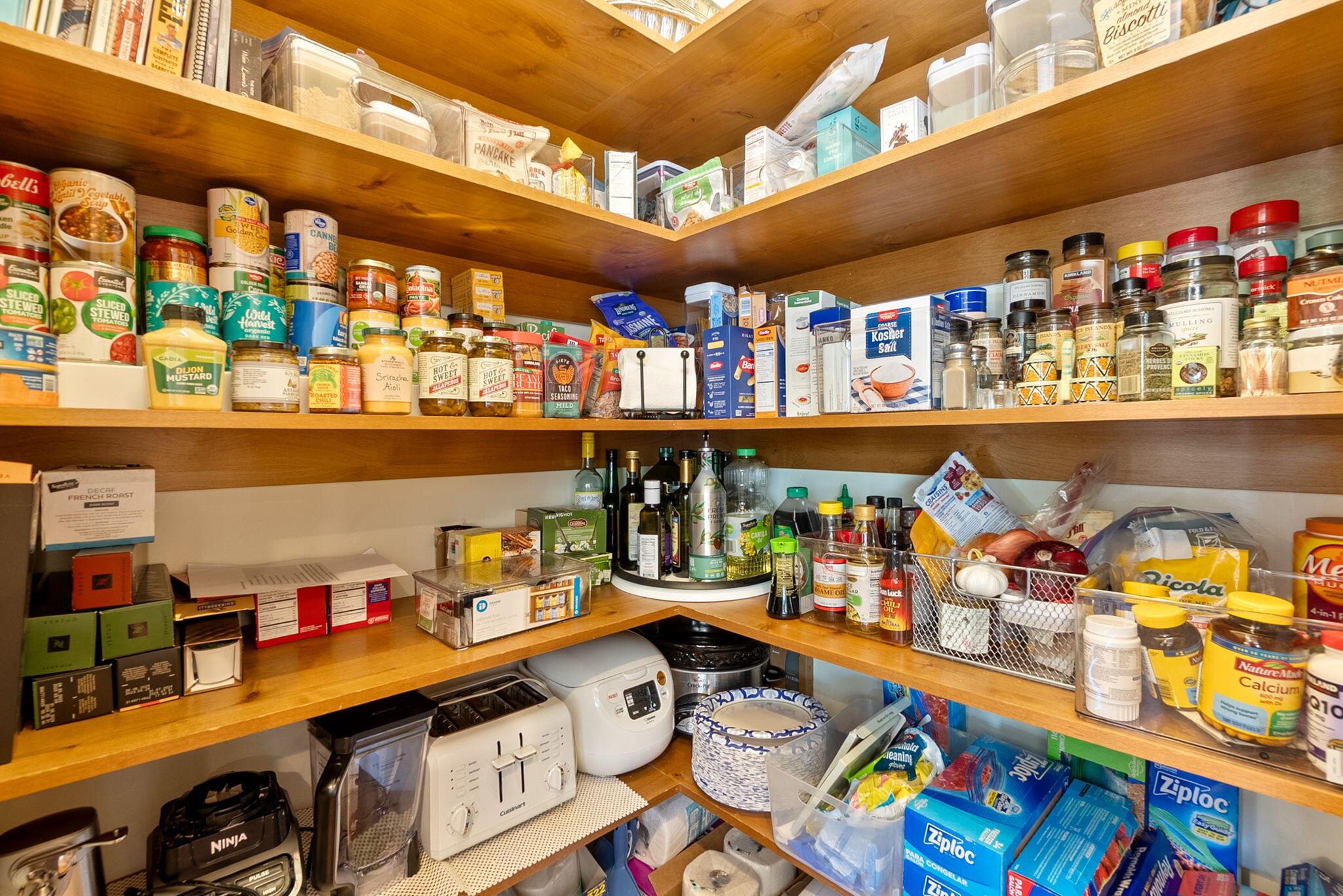 2631 Northwest Boulder Ridge Loop Bend, OR 97703 - Photo 18 of 42 No Wire Shelving Here!