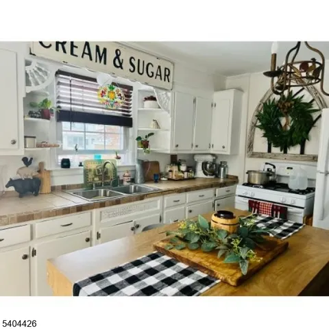 $639,999 | 15 Onyx Terrace, North Haledon, NJ 07508