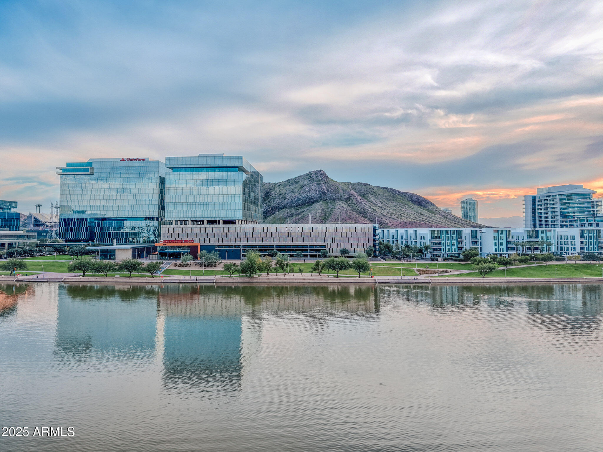 901 South Smith Road, Unit 1065 Tempe, AZ 85281 - Photo 18 of 26 a view of a city with lake