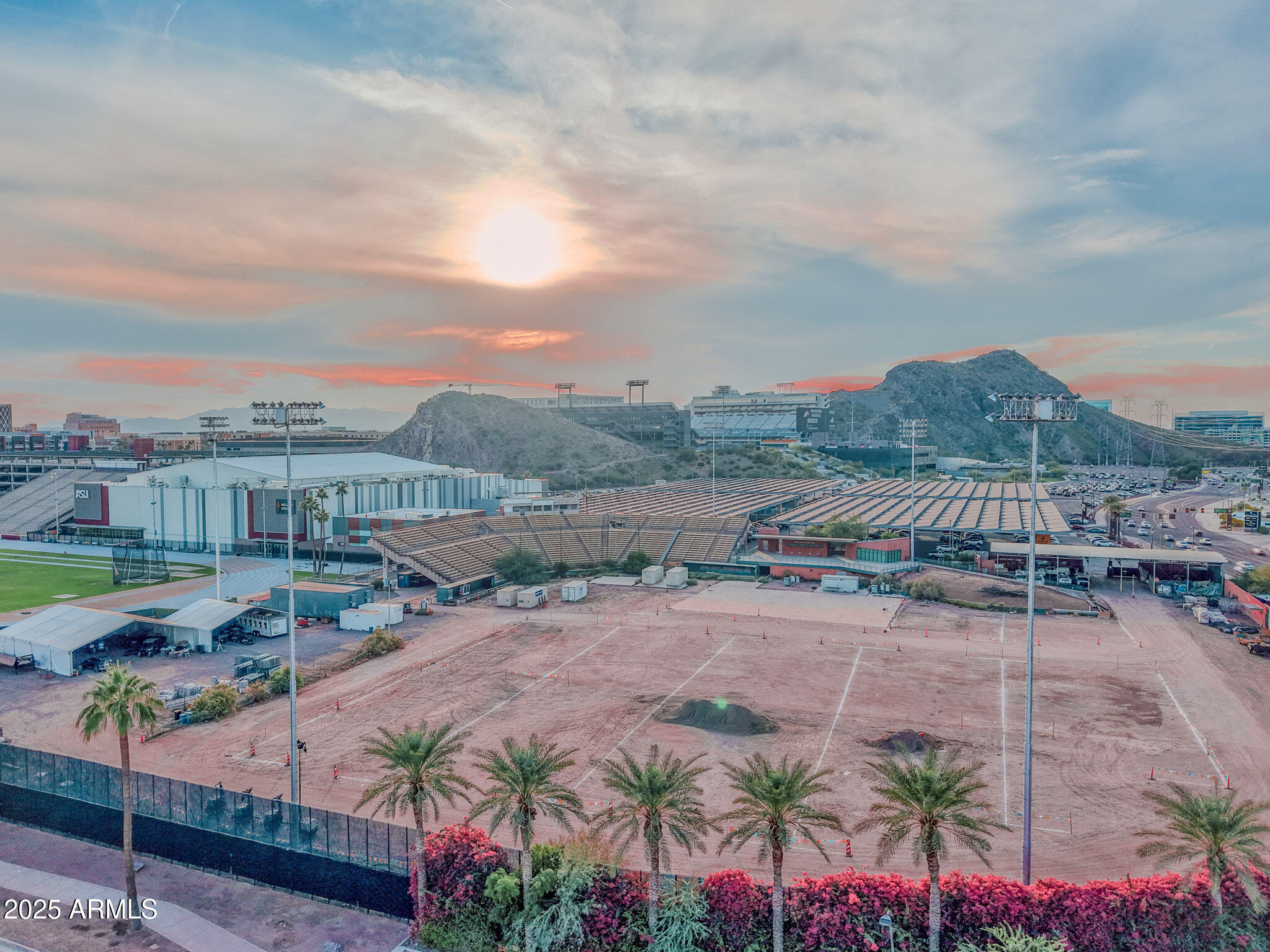 901 South Smith Road, Unit 1065 Tempe, AZ 85281 - Photo 25 of 26 a view of a street with a yard