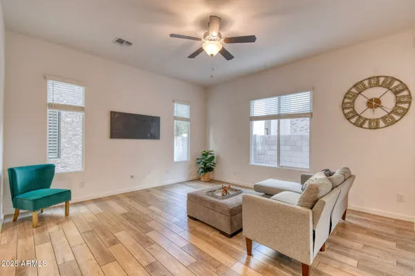 $566,000 | 901 South Smith Road, Unit 1065, Tempe, AZ 85281