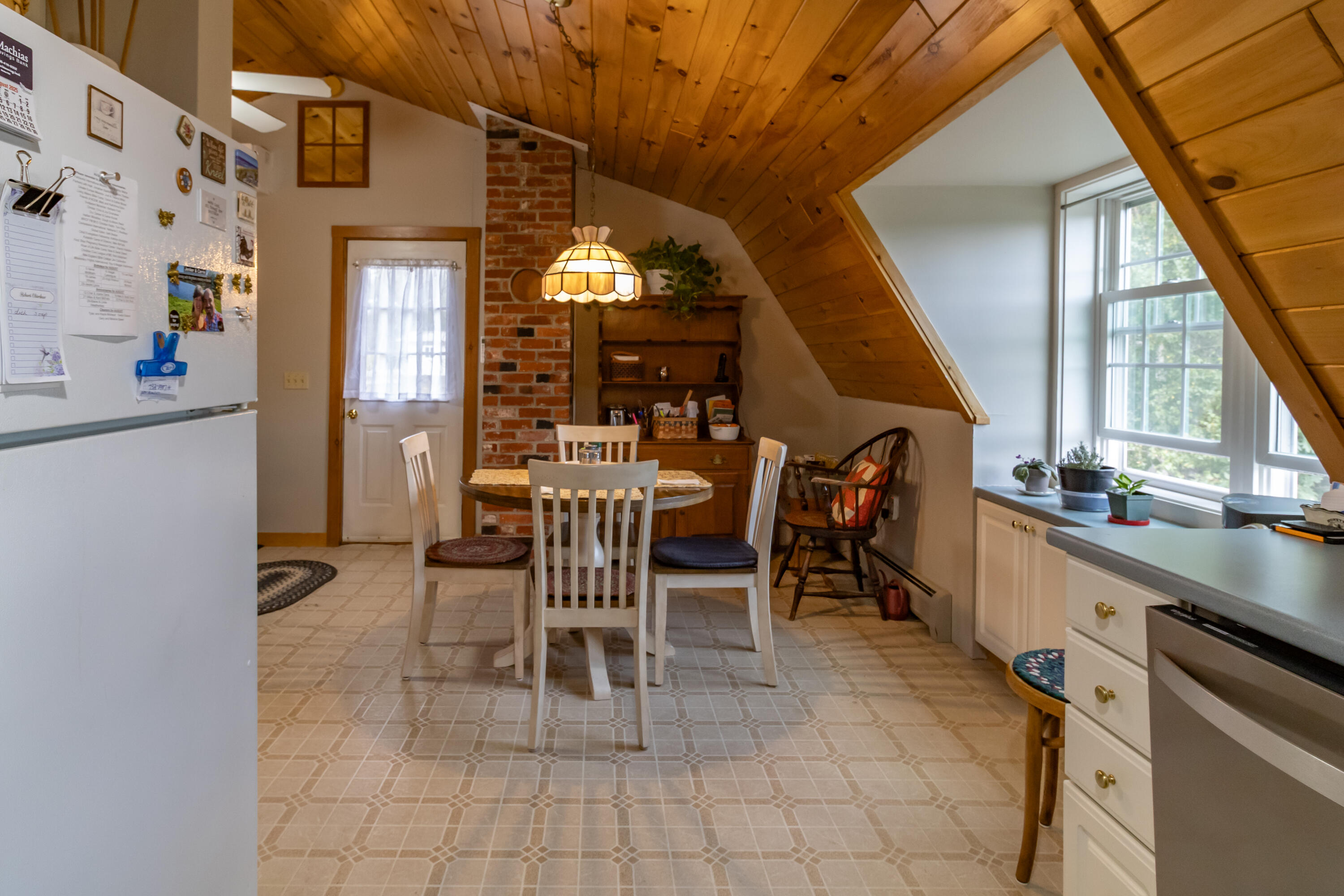 593 North Chester Road Lincoln, ME 04457 - Photo 93 of 104 593 N Chester Road Interiors-51