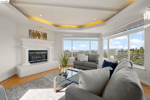 $1,900,000 | 6070 Mazuela Drive, Oakland, CA 94611