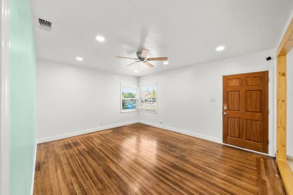 $349,000 | 976 Acacia Avenue, Sacramento, CA 95815