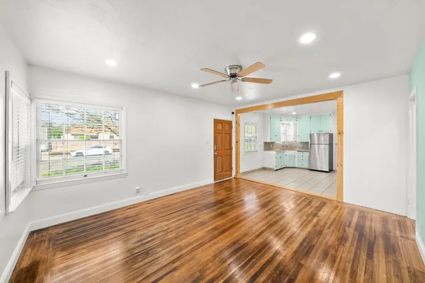 $349,000 | 976 Acacia Avenue, Sacramento, CA 95815