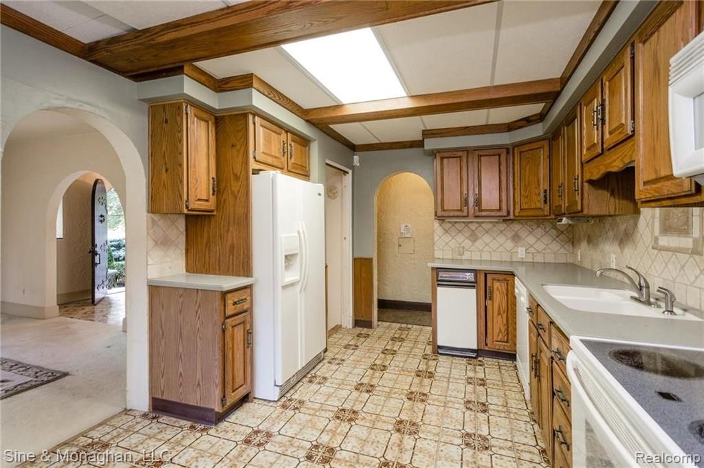 561 Middlesex Road Grosse Pointe Park, MI 48230 - Photo 11 of 53