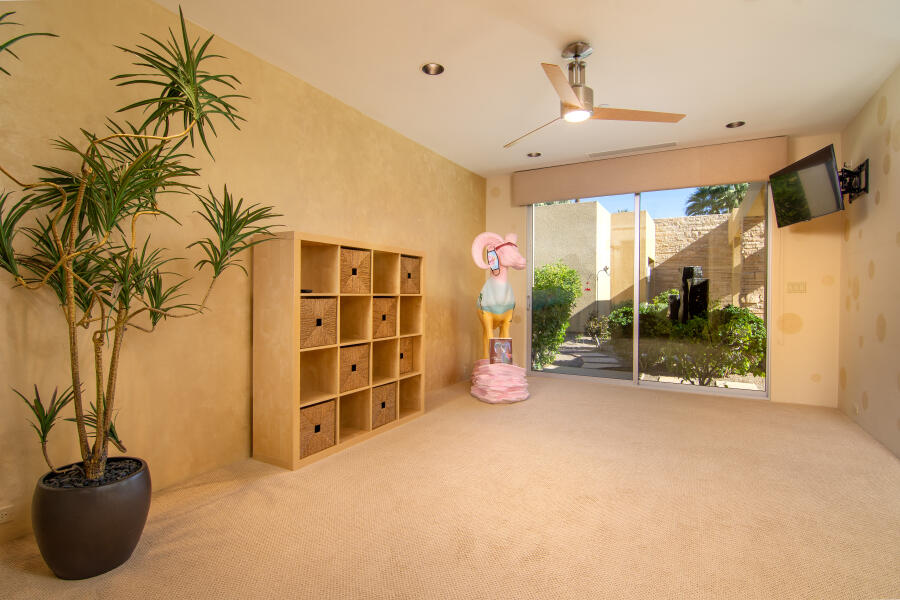 630 North Cahuilla Road Palm Springs, CA 92262 - Photo 39 of 65 034