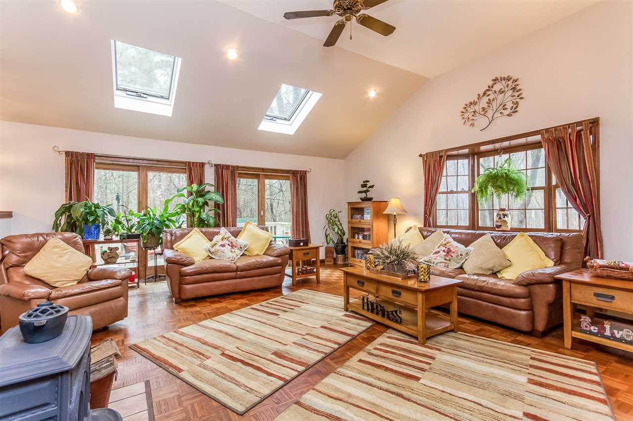 202 Baboosic Lake Road Merrimack, NH 03054 - Photo 4 of 40
