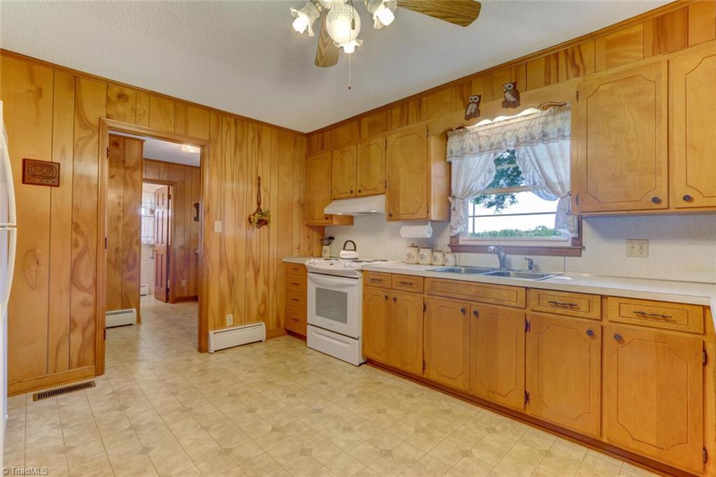 1690 Guerrant Springs Road Ruffin, NC 27326 - Photo 12 of 33