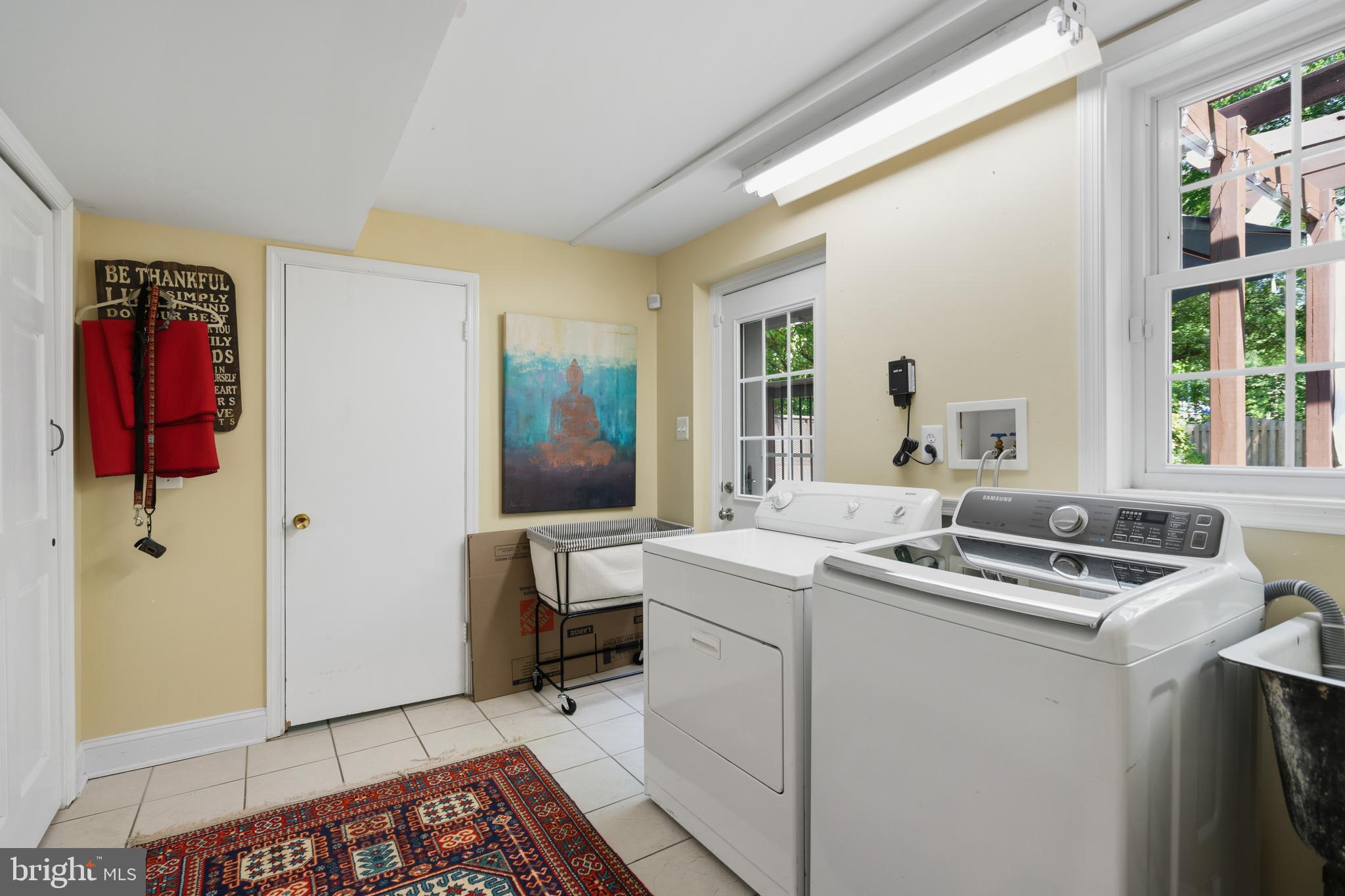 8611 Cyrus Place Alexandria, VA 22308 - Photo 33 of 49 Laundry room