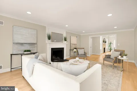 $2,995,000 | 10700 Alloway Drive, Potomac, MD 20854