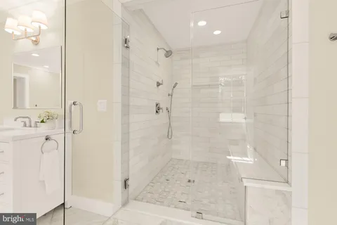 $2,995,000 | 10700 Alloway Drive, Potomac, MD 20854