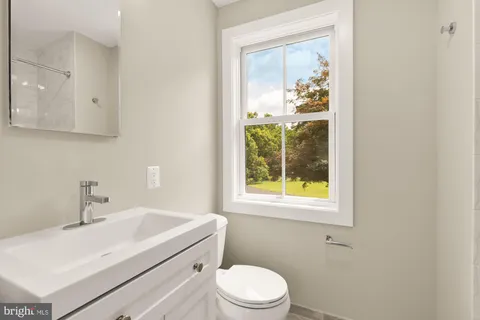 $2,995,000 | 10700 Alloway Drive, Potomac, MD 20854