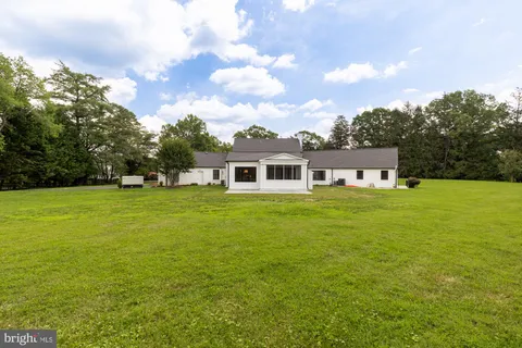 $2,995,000 | 10700 Alloway Drive, Potomac, MD 20854