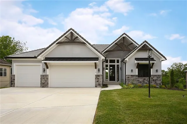 $799,000 | 115 Teton Ridge, Lake Winnebago, MO 64034
