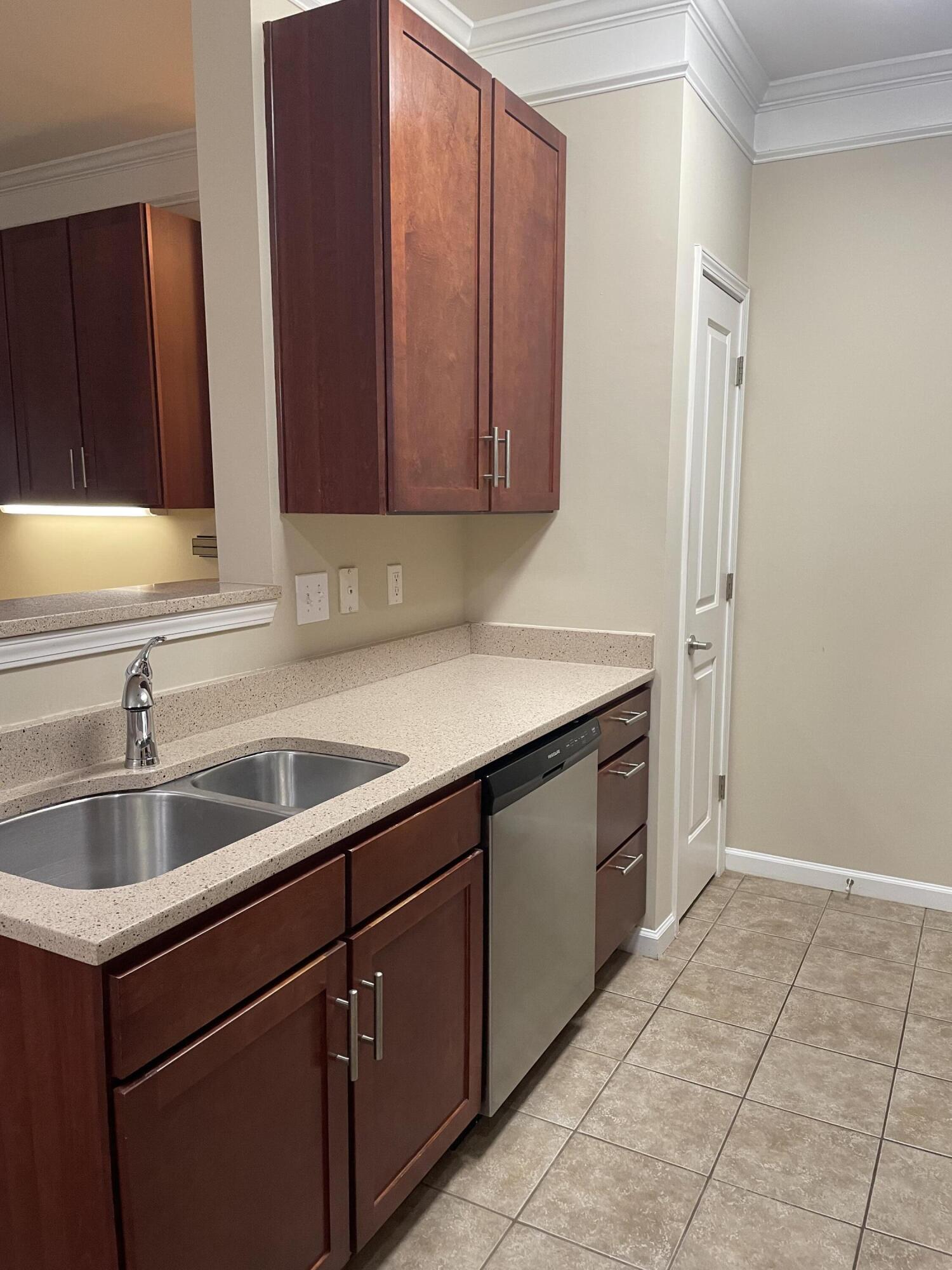 1755 Central Park Road, Unit 3108 Charleston, SC 29412 - Photo 4 of 11 kitchen