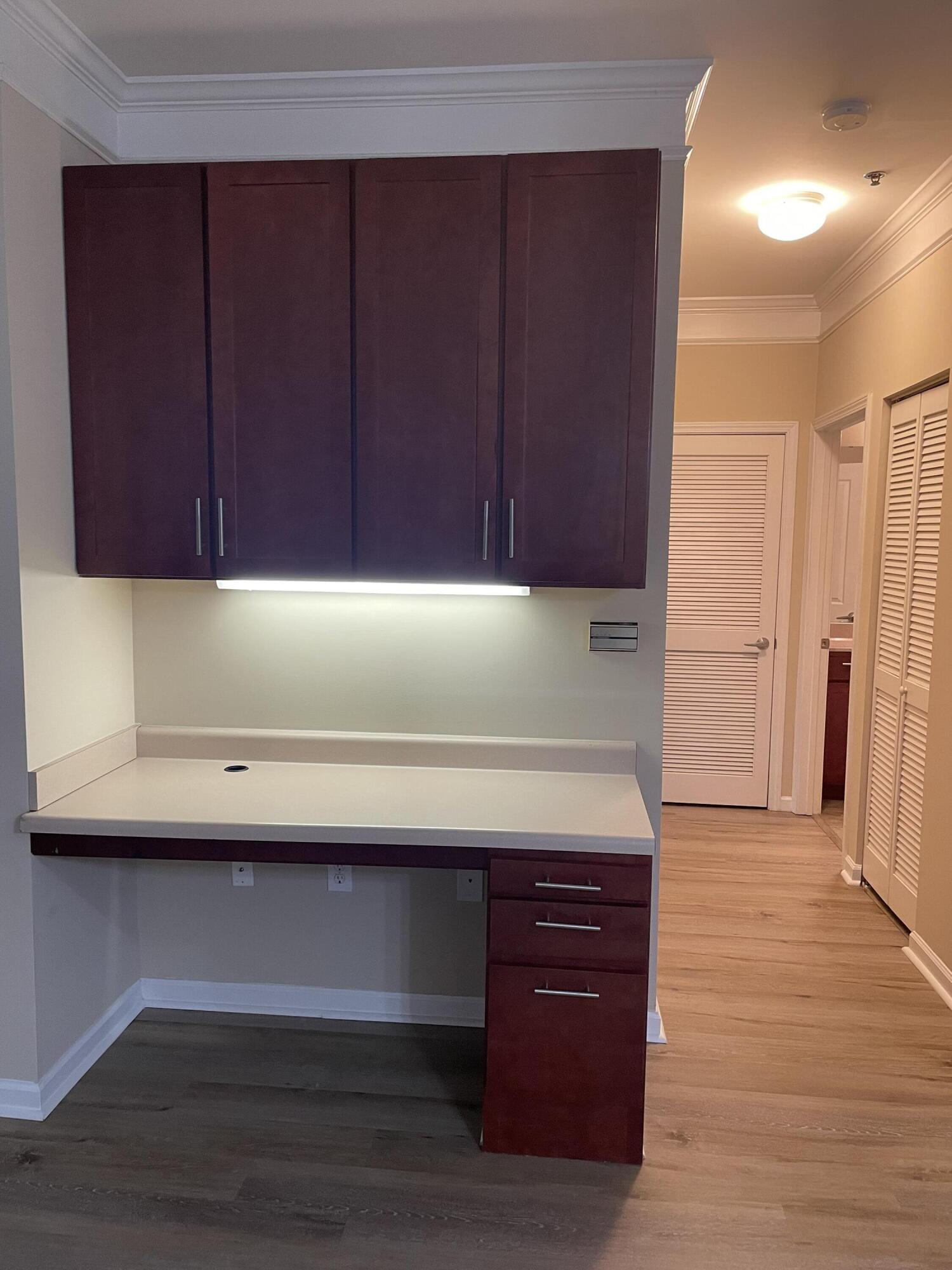 1755 Central Park Road, Unit 3108 Charleston, SC 29412 - Photo 5 of 11 built in desk