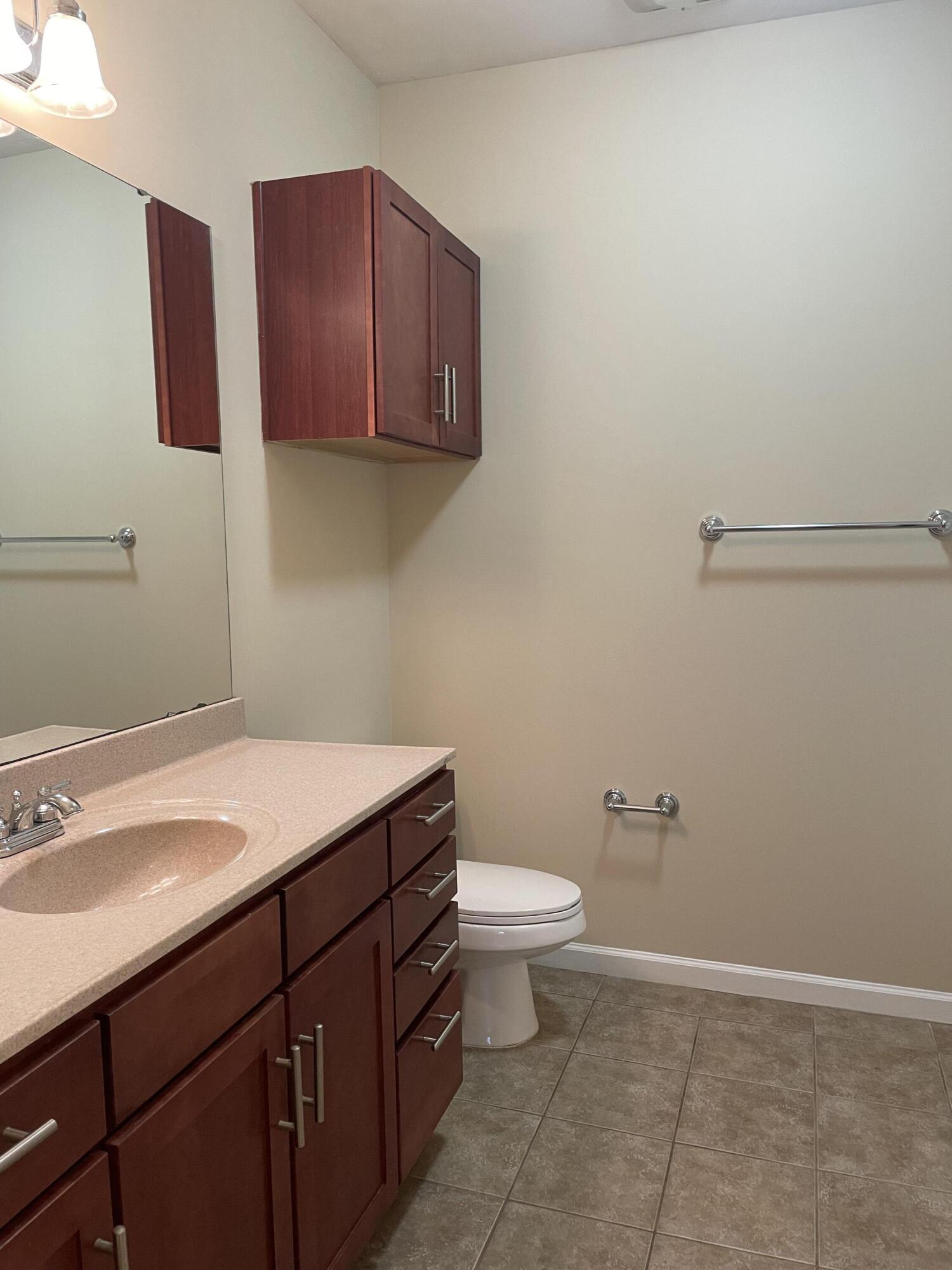 1755 Central Park Road, Unit 3108 Charleston, SC 29412 - Photo 8 of 11 bathroom