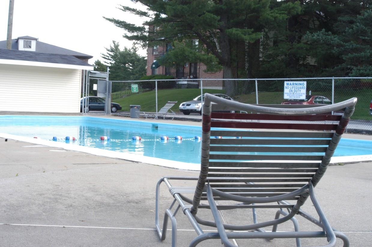 136 Mammoth Road, Unit 25 Hooksett, NH 03106 - Photo 15 of 16