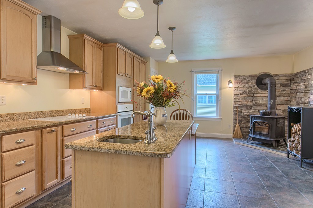 199 Cross Road Lunenburg, MA 01462 - Photo 3 of 29 Gallery Image 3
