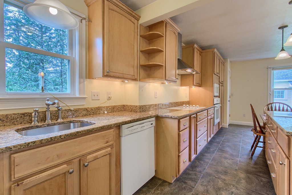 199 Cross Road Lunenburg, MA 01462 - Photo 7 of 29 Gallery Image 7