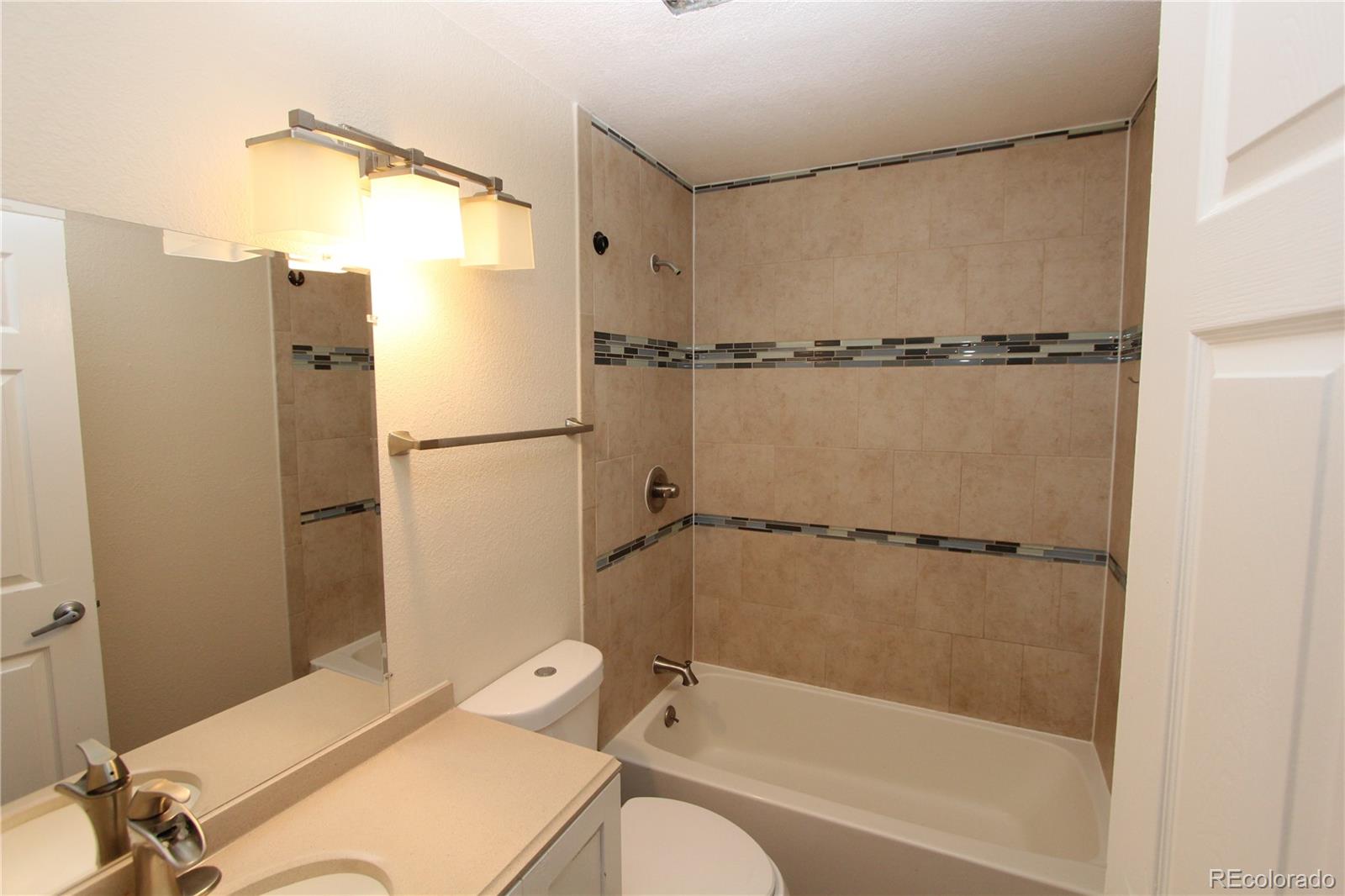 4581 Fraser Way Denver, CO 80239 - Photo 7 of 19
