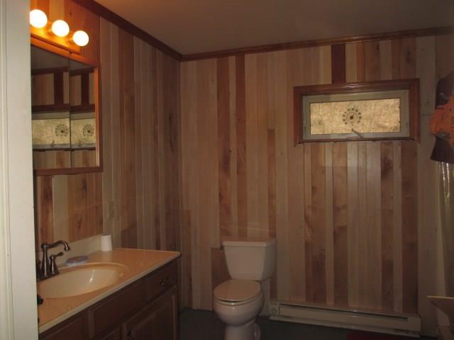 255 Noel Road Latrobe, PA 15650 - Photo 5 of 7 Large bathroom