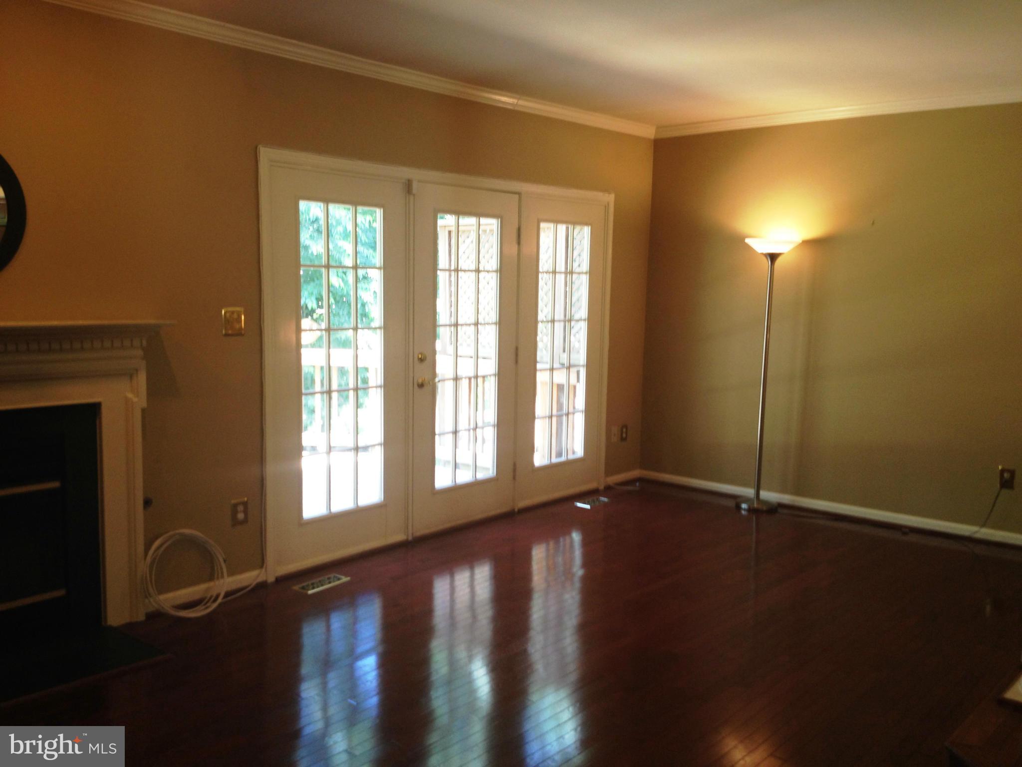 3811 Inverness Road Fairfax, VA 22033 - Photo 11 of 30 Living Room