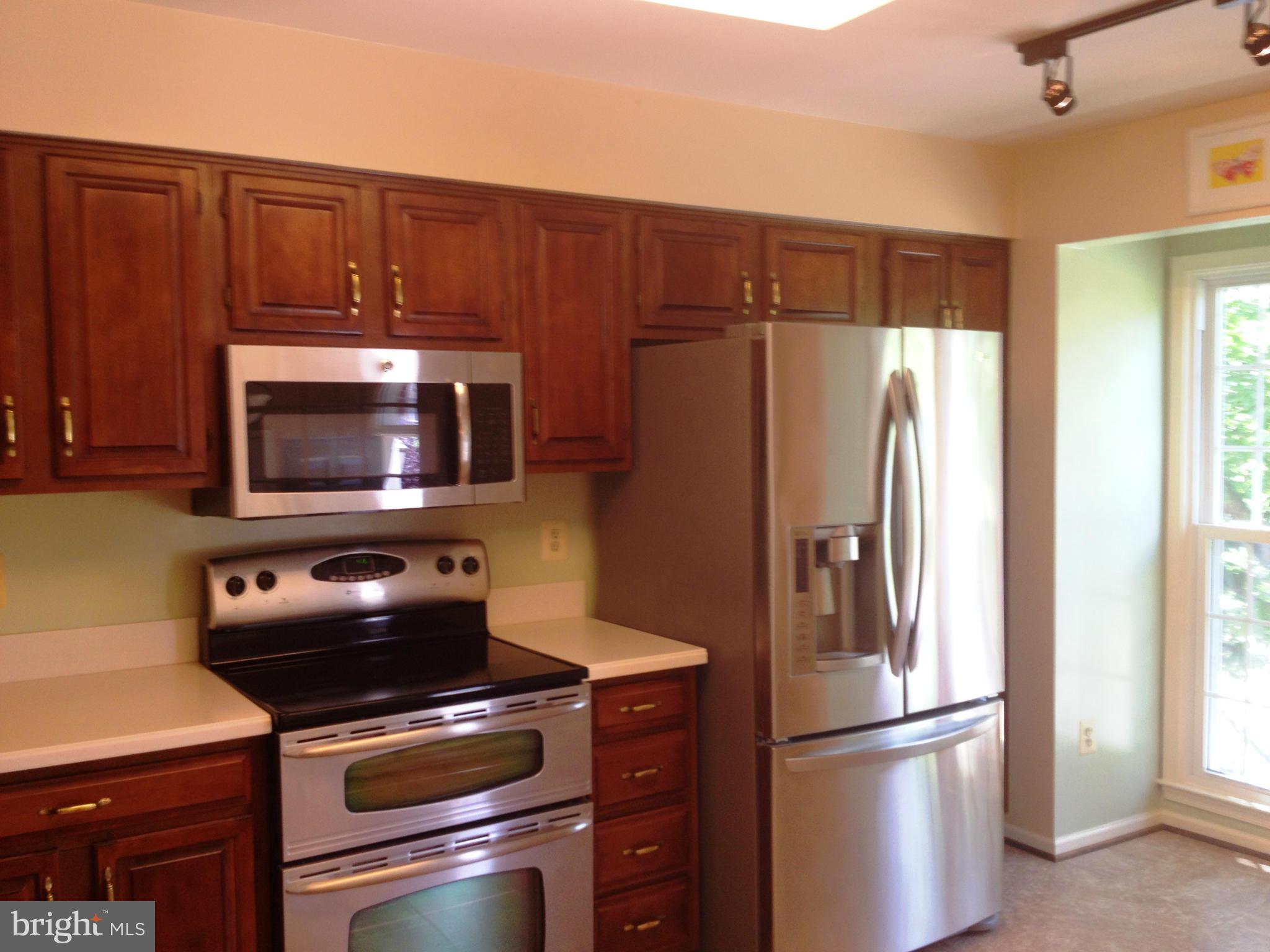 3811 Inverness Road Fairfax, VA 22033 - Photo 13 of 30 Kitchen