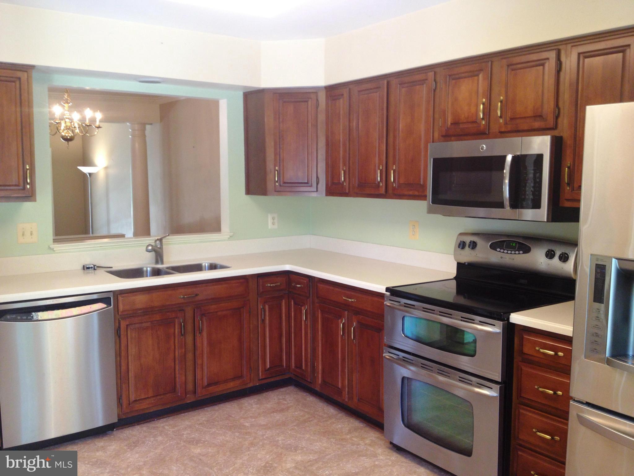 3811 Inverness Road Fairfax, VA 22033 - Photo 14 of 30 Kitchen