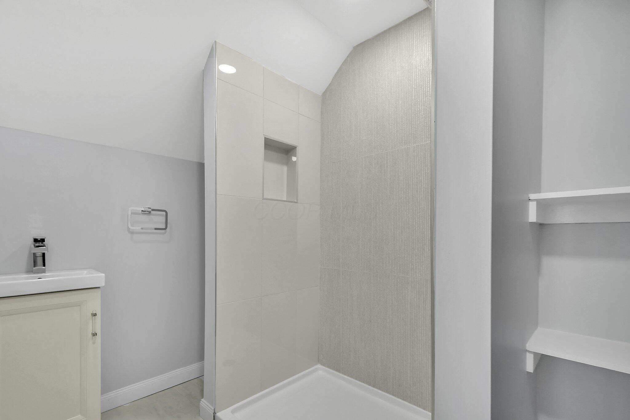 799 Sunbury Road Columbus, OH 43219 - Photo 23 of 44 23-web-or-mls-799-sunbury-rd