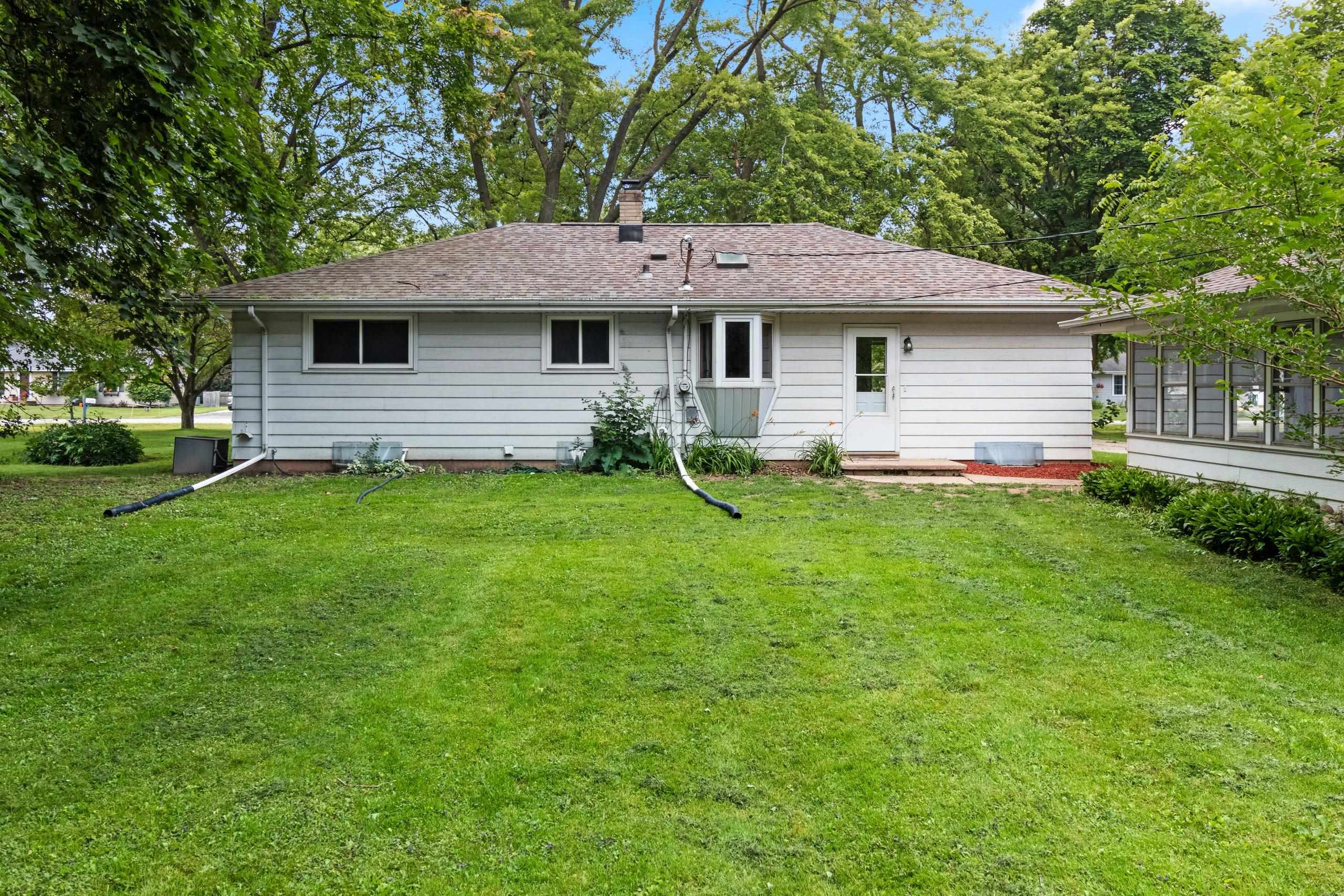 1502 South Van Dyke Road Appleton, WI 54914 - Photo 7 of 53