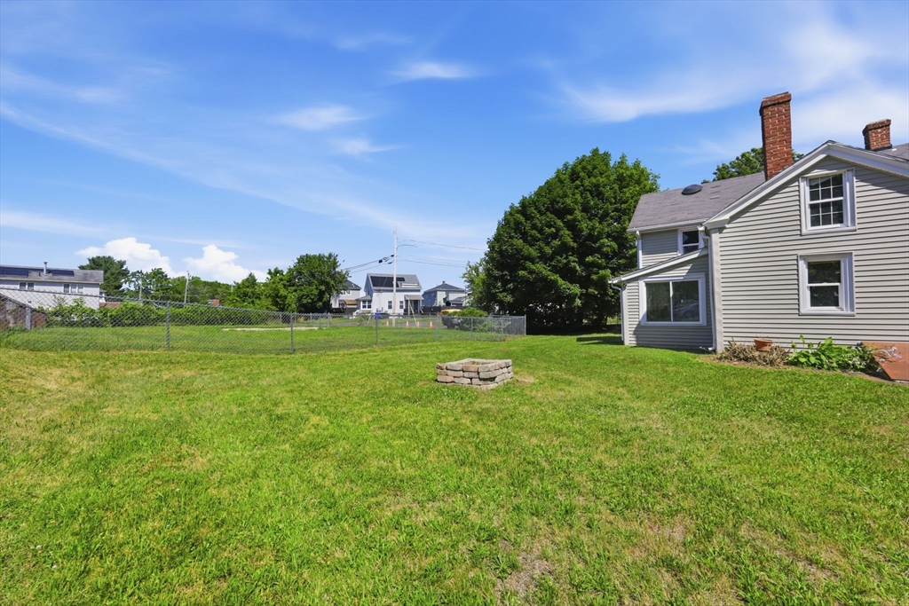 70 Milton Street Springfield, MA 01151 - Photo 35 of 37