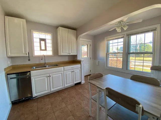 $2,000 | 132 Center Street, Bensenville, IL 60106