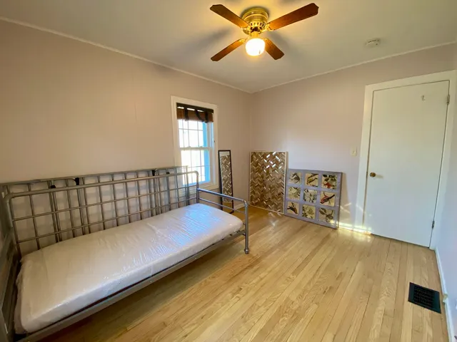 $2,000 | 132 Center Street, Bensenville, IL 60106