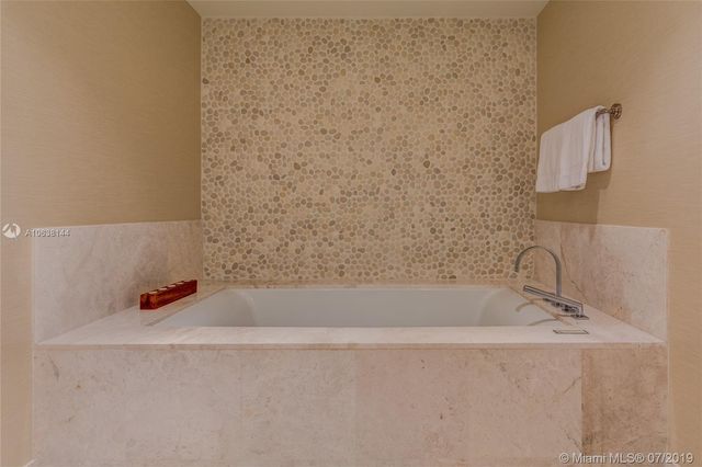 $2,200,000 | 17121 Collins Avenue, Unit 3001, Sunny Isles Beach, FL 33160