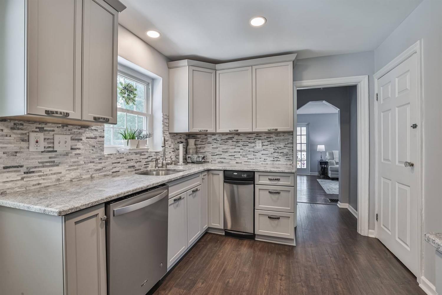 7535 Montgomery Road Cincinnati, OH 45236 - Photo 13 of 34