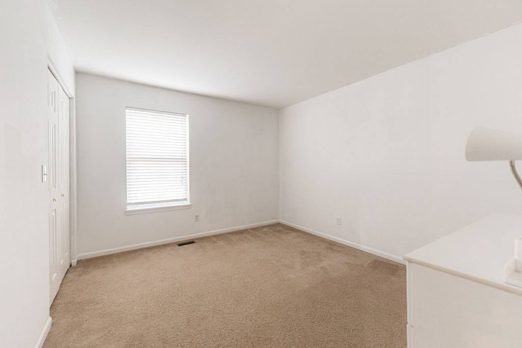 508 Winding Trail Genoa, IL 60135 - Photo 27 of 41 an empty room with a window