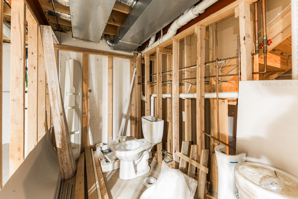 508 Winding Trail Genoa, IL 60135 - Photo 36 of 41 a bathroom with a bathtub and shower