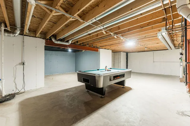 a view of utility room