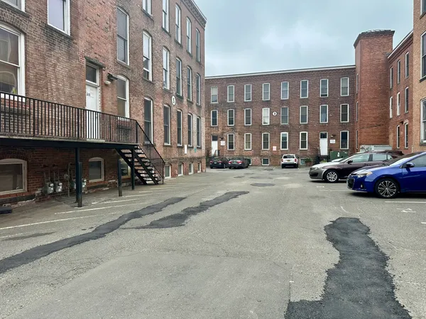 $2,000 | 325 Lafayette Street, Unit 3303, Bridgeport, CT 06604