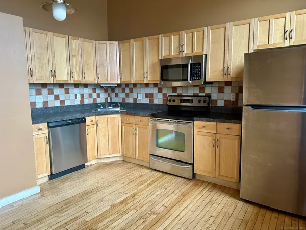 $2,000 | 325 Lafayette Street, Unit 3303, Bridgeport, CT 06604