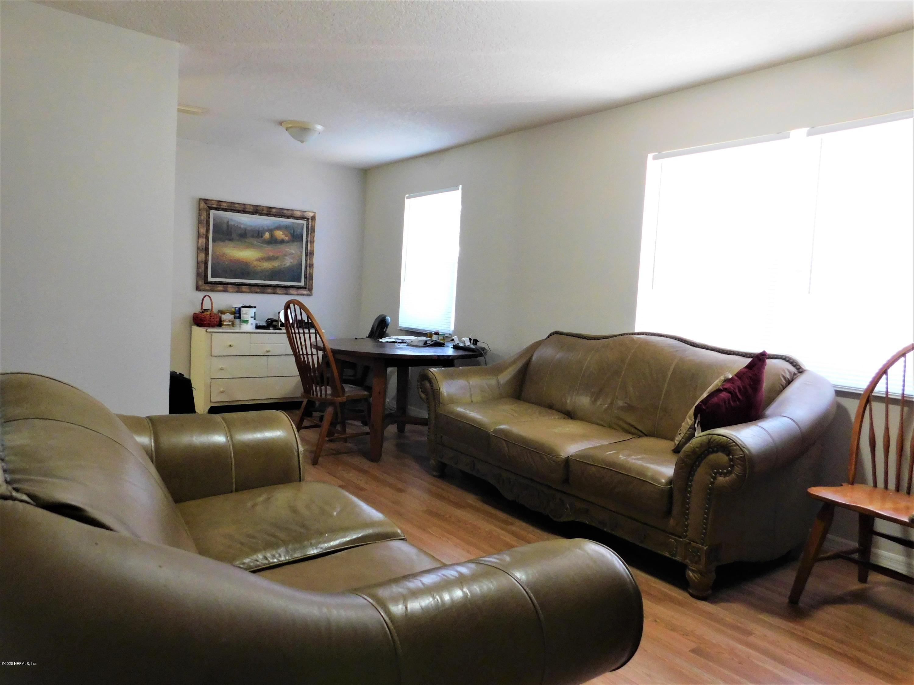 4622 Colchester Road Jacksonville, FL 32208 - Photo 2 of 10 Living and dining room