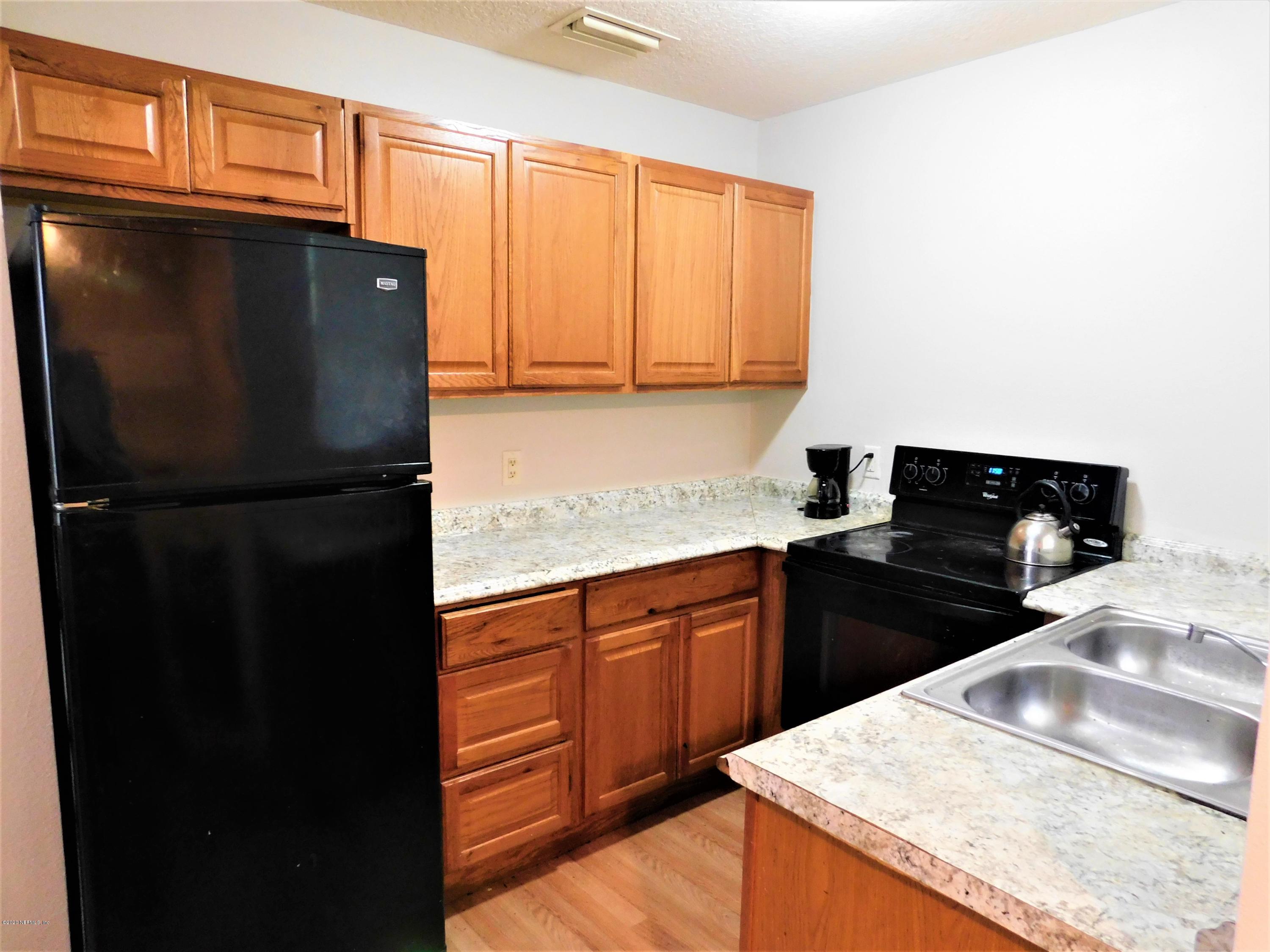 4622 Colchester Road Jacksonville, FL 32208 - Photo 3 of 10 Kitchen